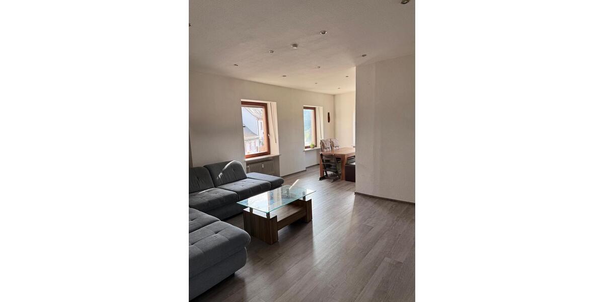 Etagenwohnung Hösbach - 4 Zimmer, 135 m&sup2;, 355.000&euro; | Angebot:25793998
