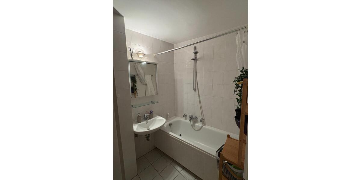 Etagenwohnung Frankfurt am Main - 2 Zimmer, 50 m&sup2;, 874&euro; | Angebot:25883075