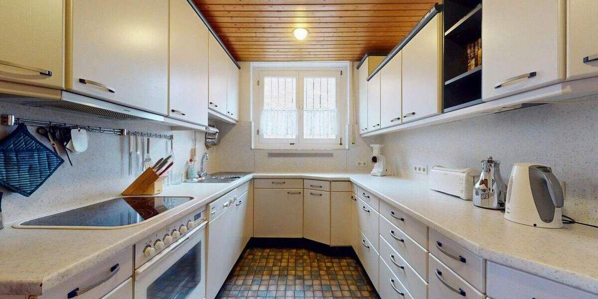 Mehrfamilienhaus, Wohnhaus Frankfurt am Main Eschersheim - 8 Zimmer, 254 m&sup2;, 749.000&euro; | Angebot:25663788