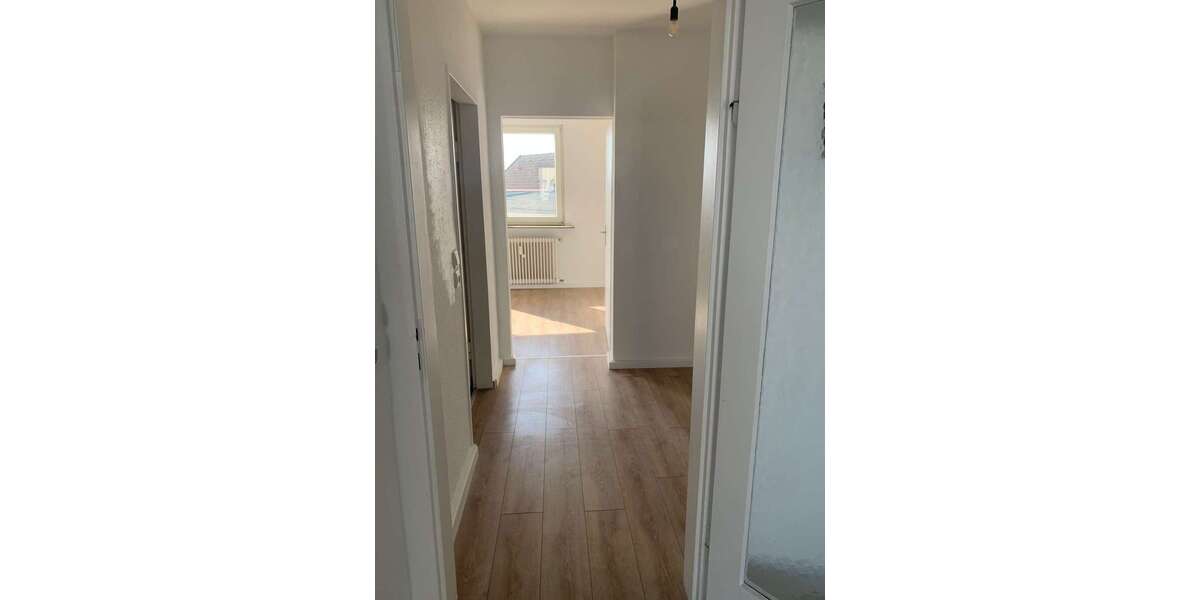 Etagenwohnung Offenbach Zentrum - 2 Zimmer, 75 m&sup2;, 950&euro; | Angebot:25493115