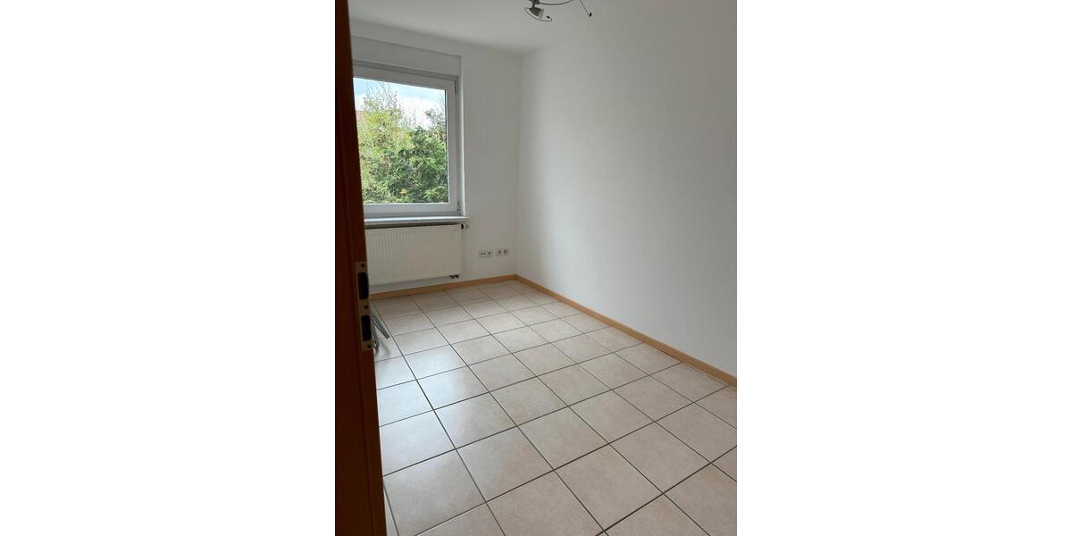 Etagenwohnung Frankfurt am Main Nord-Ost - 4 Zimmer, 80 m&sup2;, 1.250&euro; | Angebot:25956845