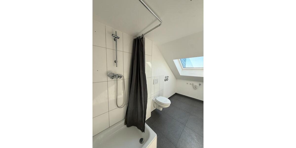 Dachgeschoßwohnung Hanau - 2 Zimmer, 91 m&sup2;, 1.050&euro; | Angebot:26383301