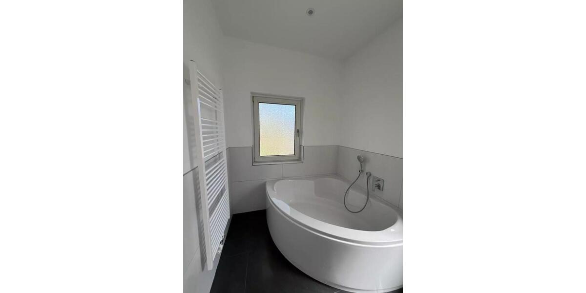 Hochparterre Bad Homburg vor der Höhe Gonzenheim - 5 Zimmer, 175 m&sup2;, 2.160&euro; | Angebot:25380898