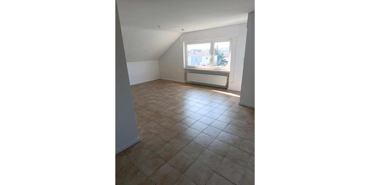 Dachgeschoßwohnung Rodenbach - 1 Zimmer, 60 m&sup2;, 750&euro; | Angebot:26004094