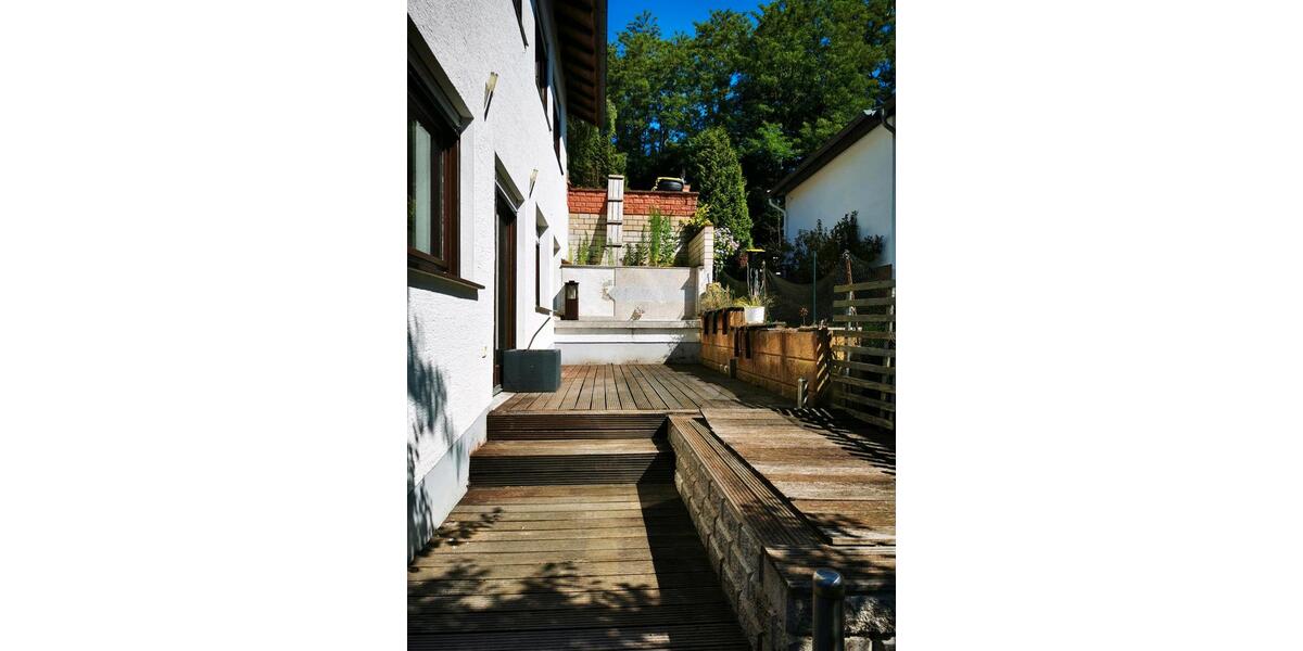Einfamilienhaus Büdingen - 10 Zimmer, 249 m&sup2;, 349.000&euro; | Angebot:24538124