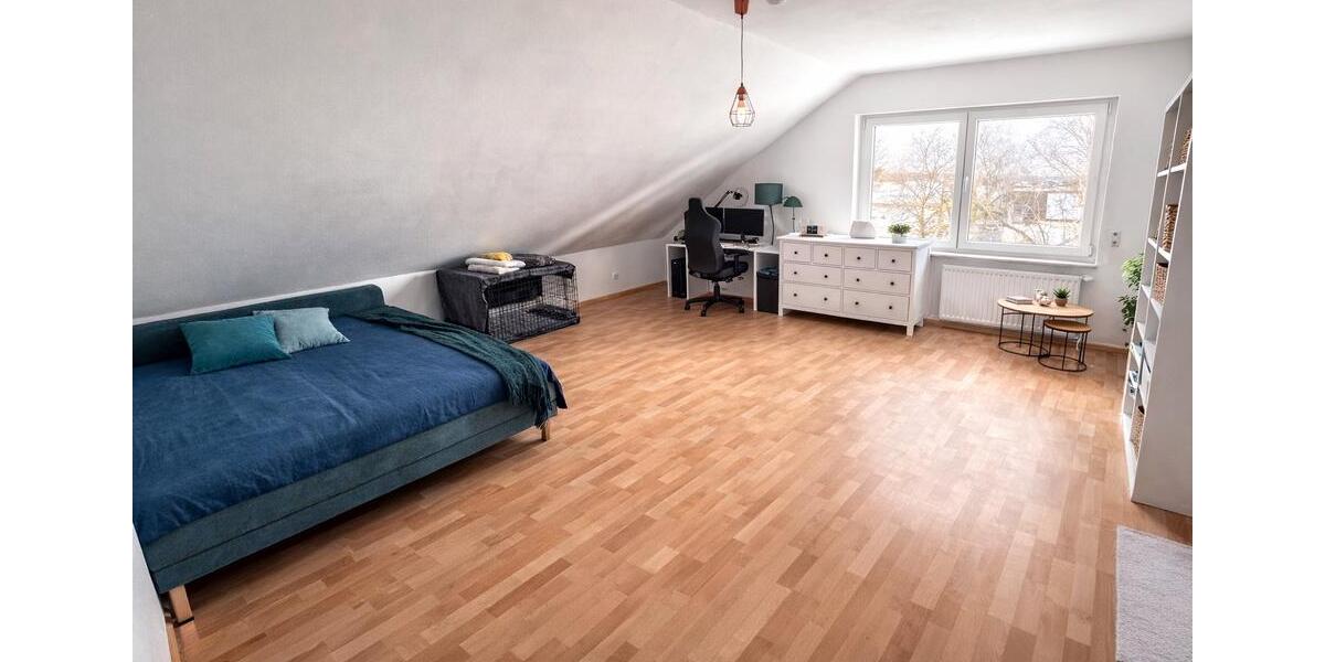 Dachgeschoßwohnung Neuberg - 4 Zimmer, 150 m&sup2;, 1.100&euro; | Angebot:25226003
