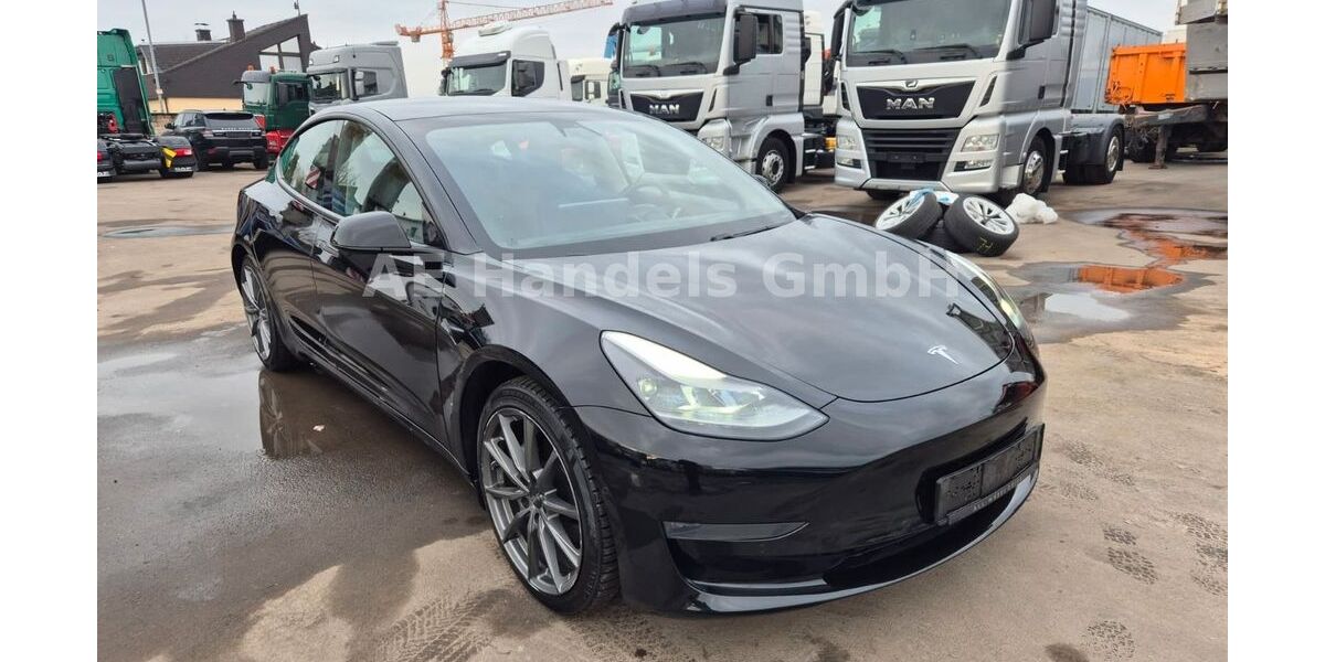 Tesla Model 3 130.000 km 20.990 &euro; Mühlheim am Main 63165