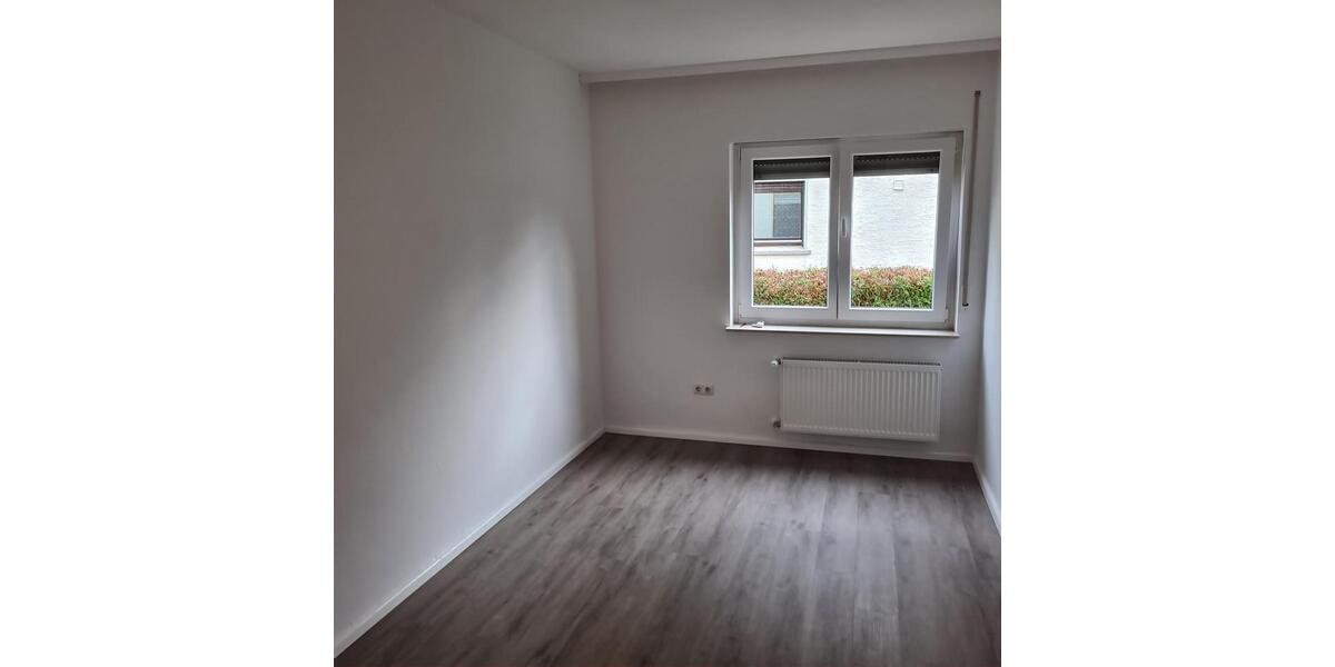 Erdgeschoßwohnung Hanau Groß-Steinheim - 3.5 Zimmer, 102 m&sup2;, 1.120&euro; | Angebot:26601845