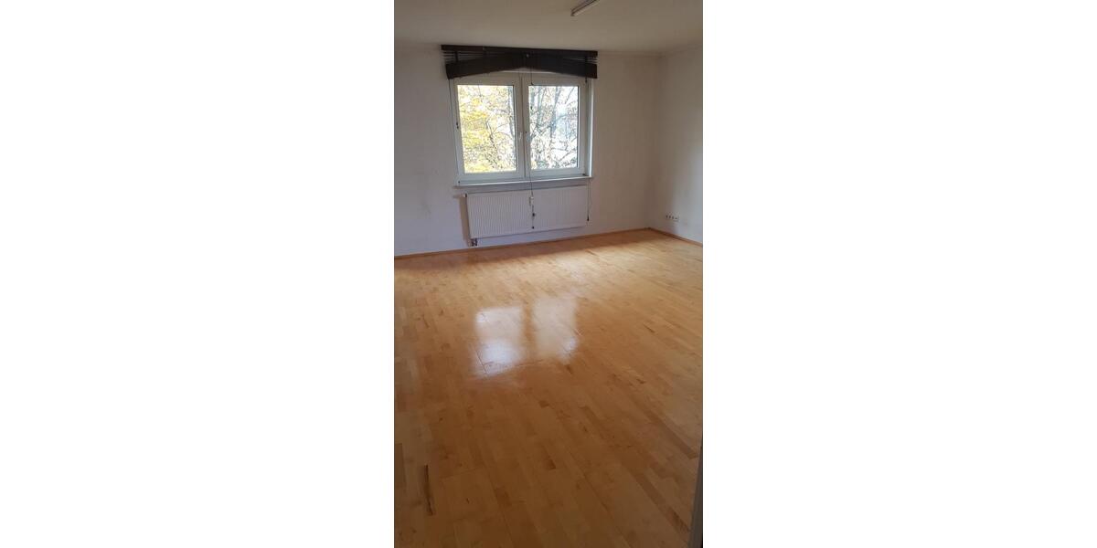 Etagenwohnung Ortenberg - 3 Zimmer, 120 m&sup2;, 1.050&euro; | Angebot:25922279