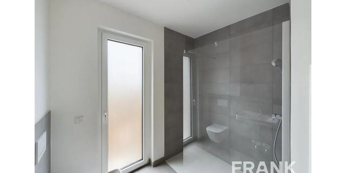 Etagenwohnung Frankfurt am Main Ginnheim - 2 Zimmer, 72 m&sup2;, 1.470&euro; | Angebot:23330565