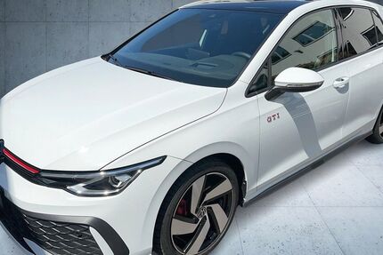 VW Golf 11.750 km 38.580 &euro; Frankfurt am Main 60528