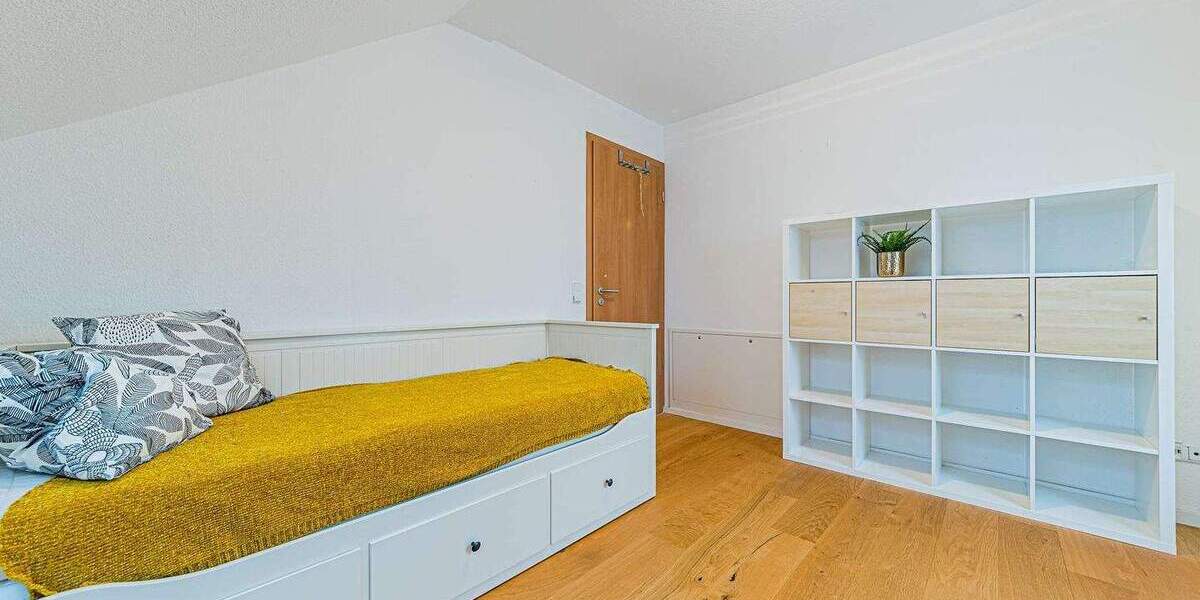 Etagenwohnung Frankfurt am Main Nied - 4 Zimmer, 110 m&sup2;, 2.450&euro; | Angebot:25727283