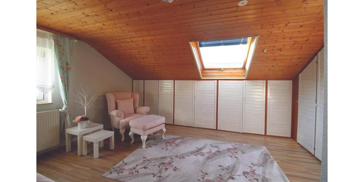 Einfamilienhaus Freigericht - 4 Zimmer, 235 m&sup2;, 2.000&euro; | Angebot:25365735