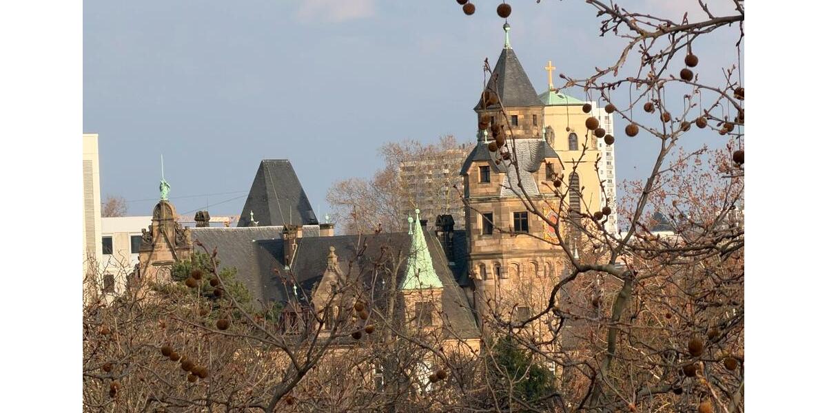 Etagenwohnung Frankfurt am Main Innenstadt - 3 Zimmer, 90 m&sup2;, 2.390&euro; | Angebot:25512351