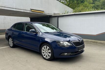 Skoda Superb 223.000 km 7.990 &euro; Eschborn 65760
