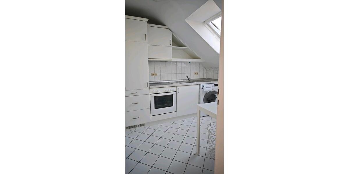 Dachgeschoßwohnung Frankfurt am Main Nordend West - 1.5 Zimmer, 34 m&sup2;, 700&euro; | Angebot:25811014
