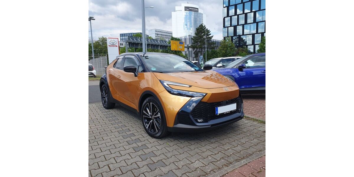 Toyota C-HR 13.900 km 34.000 &euro; Eschborn 65760