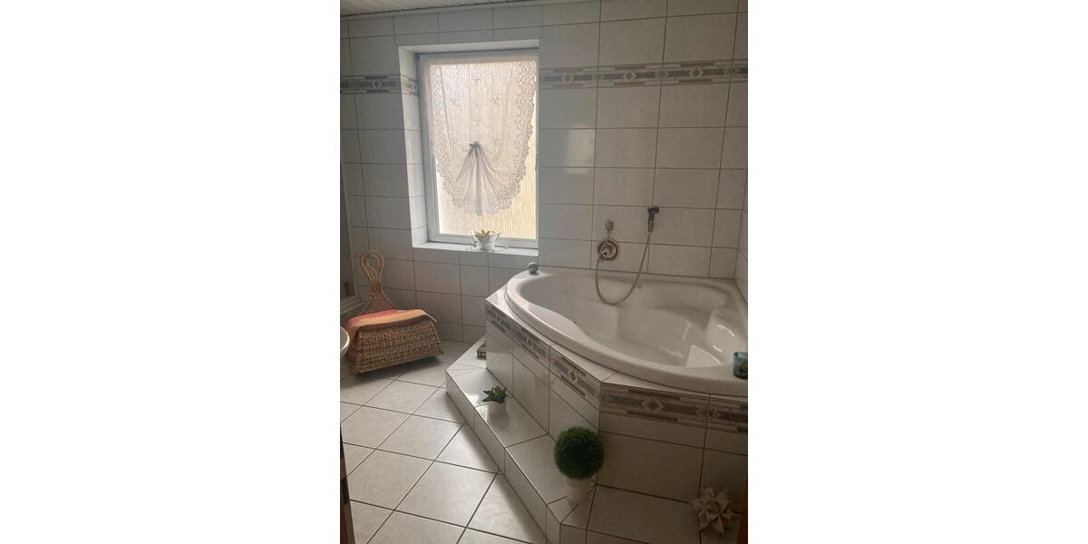 Doppelhaushälfte Kronberg im Taunus - 8 Zimmer, 240 m&sup2;, 1.050.000&euro; | Angebot:25633112