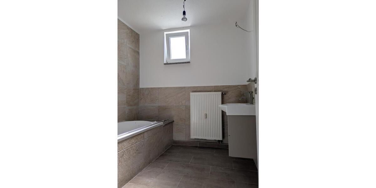 Etagenwohnung Großostheim - 5 Zimmer, 140 m&sup2;, 1.470&euro; | Angebot:25830806