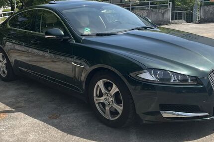 Jaguar XF 242.456 km 5.499 &euro; Frankfurt 65934