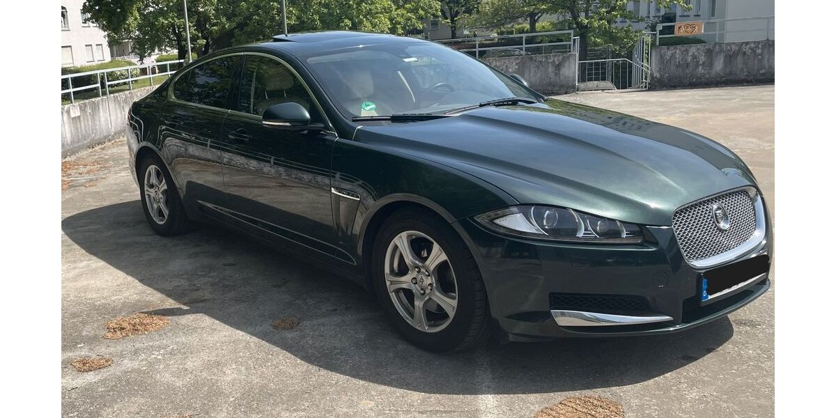 Jaguar XF 242.456 km 5.499 &euro; Frankfurt 65934