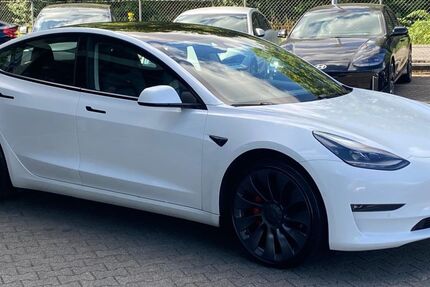 Tesla Model 3 89.987 km 28.450 &euro; Dieburg 64807