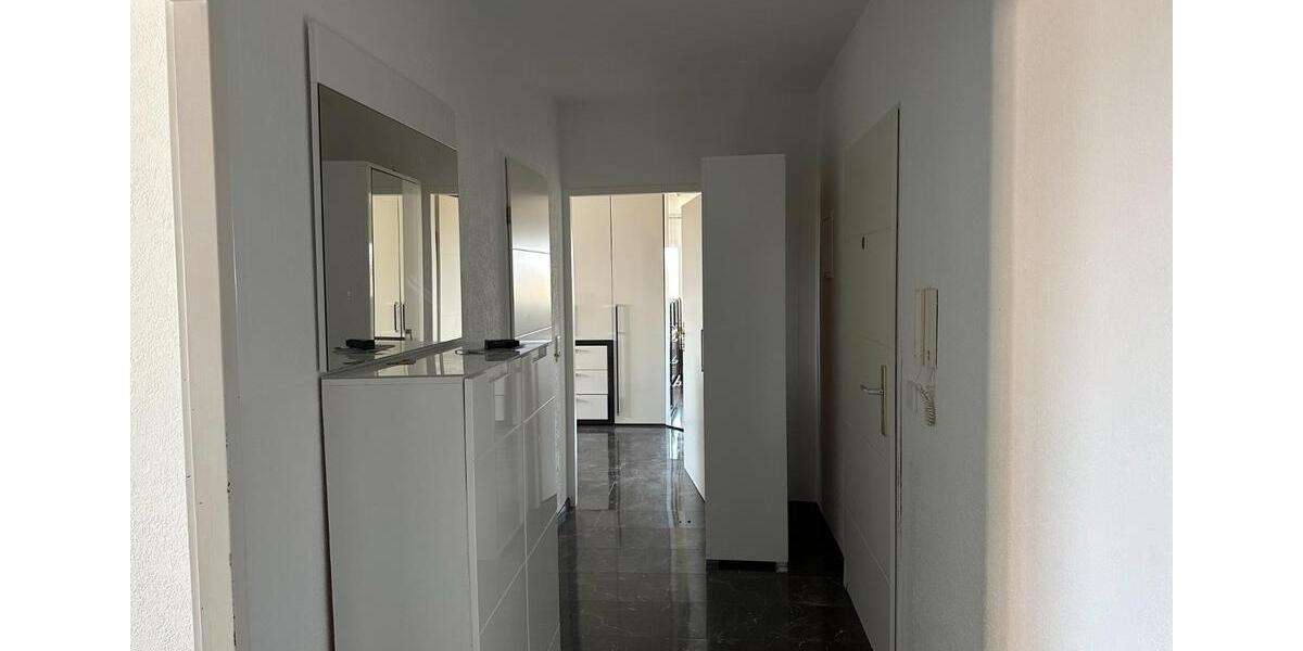 Etagenwohnung Maintal - 2 Zimmer, 70 m&sup2;, 900&euro; | Angebot:25902122