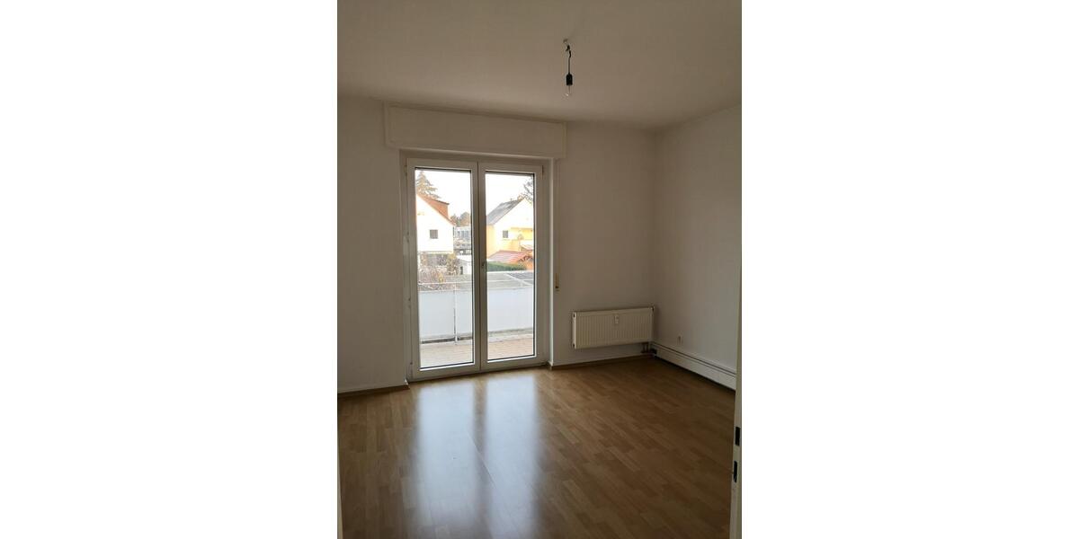 Etagenwohnung Dreieich - 3 Zimmer, 80 m&sup2;, 1.200&euro; | Angebot:25907774