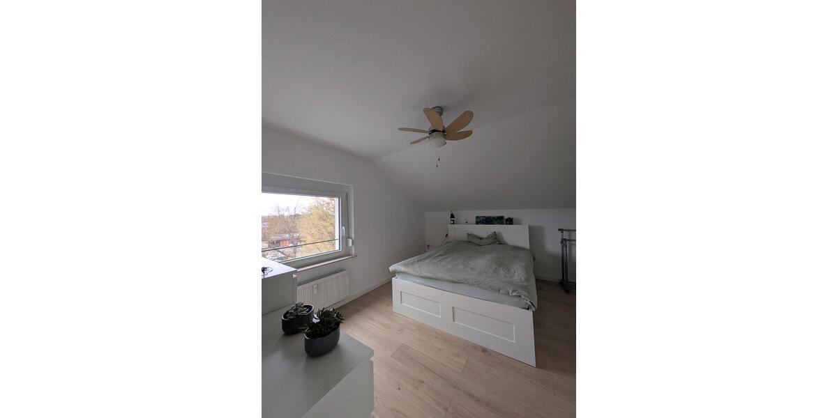 Dachgeschoßwohnung Friedberg (Hessen) - 3 Zimmer, 91 m&sup2;, 325.000&euro; | Angebot:25902620