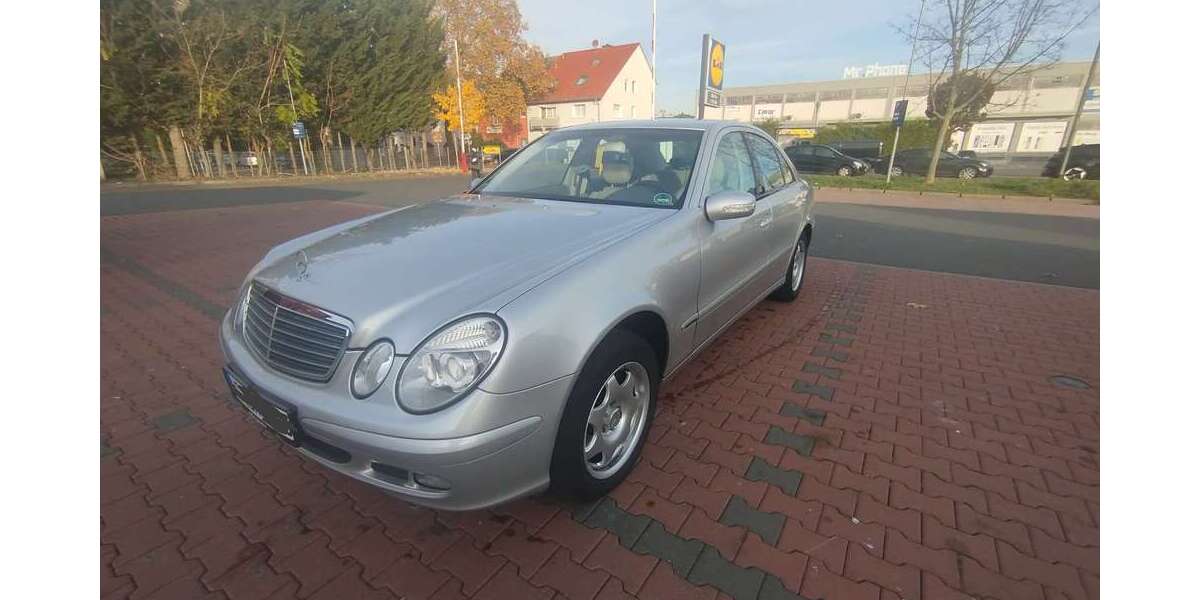 Mercedes-Benz 220 221.000 km 4.700 &euro; Friedrichsdorf 61381