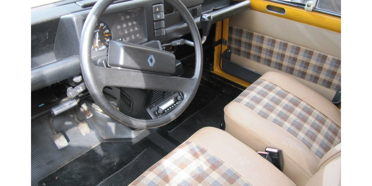 Renault R 4 4 Lim./ Kombi/ Kasten TL 79.000 km 6.945 &euro; Schwalbach/Taunus 65824