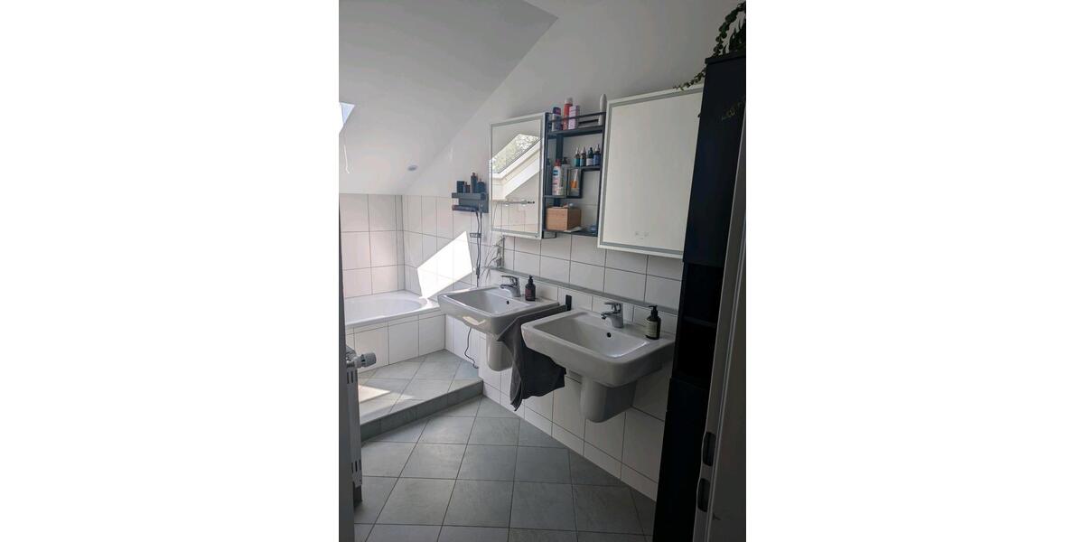 Etagenwohnung Friedberg (Hessen) - 3 Zimmer, 91 m&sup2;, 305.000&euro; | Angebot:26929573