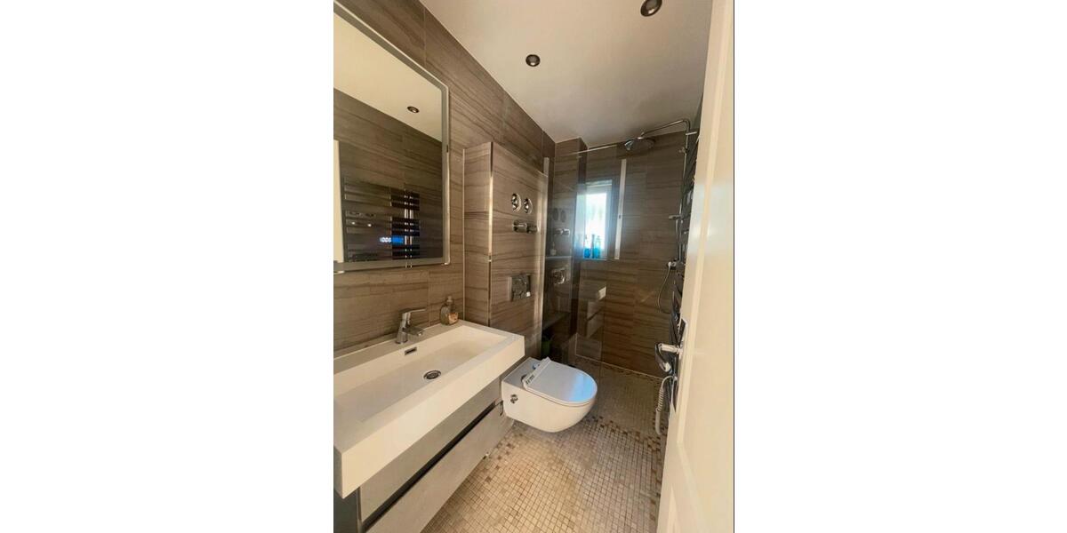 Erdgeschoßwohnung Frankfurt am Main Ostend - 1 Zimmer, 33 m&sup2;, 850&euro; | Angebot:26209850