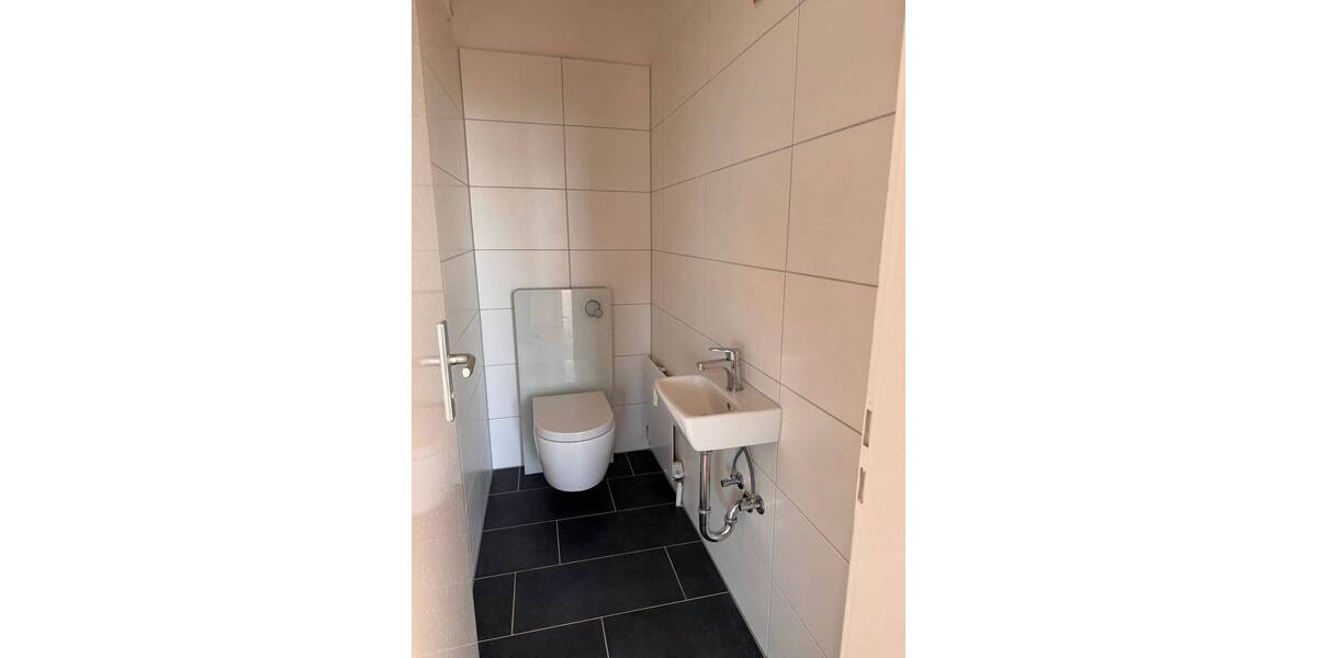 Etagenwohnung Frankfurt am Main Preungesheim - 4 Zimmer, 132 m&sup2;, 1.650&euro; | Angebot:26826419