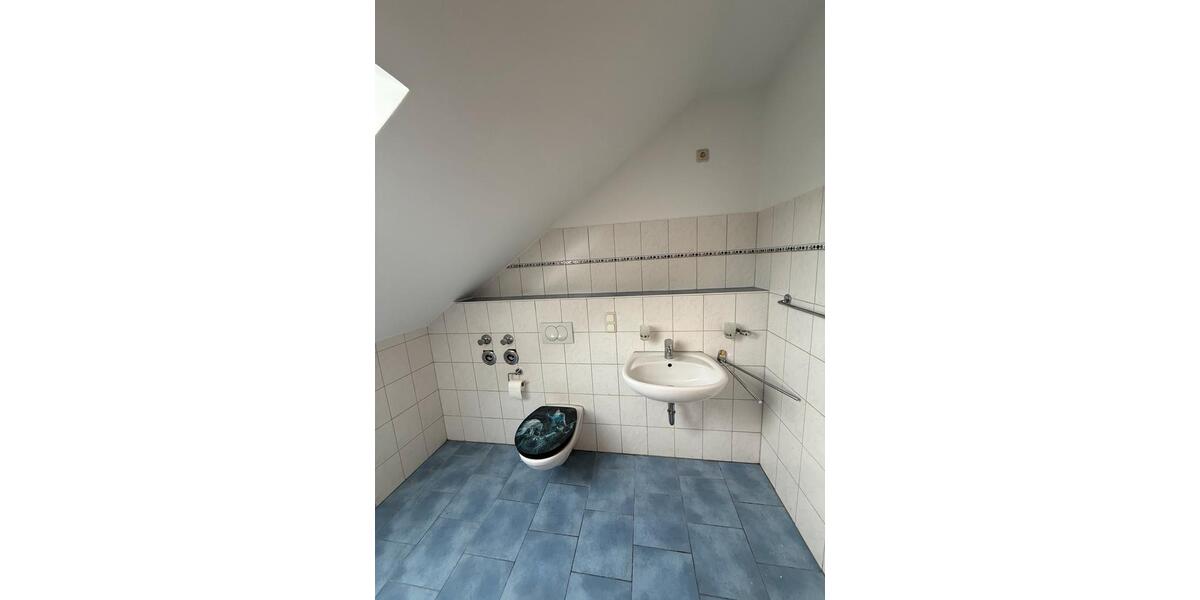 Dachgeschoßwohnung Schöneck - 2.5 Zimmer, 75 m&sup2;, 830&euro; | Angebot:25086632