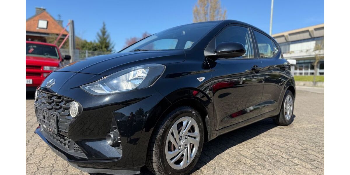 Hyundai i10 100.582 km 6.499 &euro; Hanau 63452