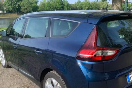 Renault Grand Scenic 124.000 km 11.800 &euro; Frankfurt am Main 60386