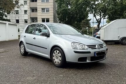 VW Golf 113.000 km 4.800 &euro; Neu-isenburg 63263