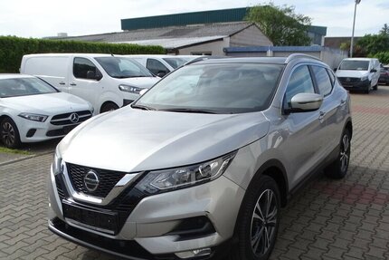 Nissan Qashqai N-Way Rückfahrkamera, Parksensoren, 33.922 km 15.890 &euro; Rodgau 63110