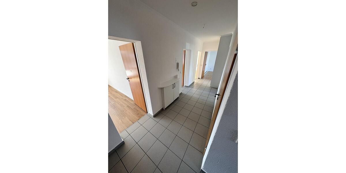Erdgeschoßwohnung Dreieich - 4 Zimmer, 120 m&sup2;, 1.700&euro; | Angebot:23403248