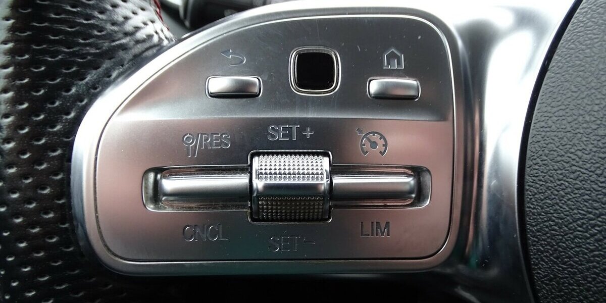 Mercedes-Benz A 200 AMG Line, Standheizung, Leder, Rückfahrkamer 145.252 km 17.990 &euro; Rodgau 63110