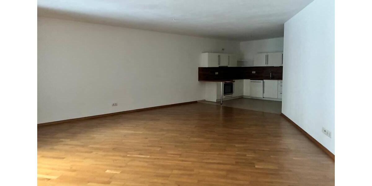 Etagenwohnung Frankfurt am Main Mitte-Nord - 2 Zimmer, 84 m&sup2;, 1.550&euro; | Angebot:24418134