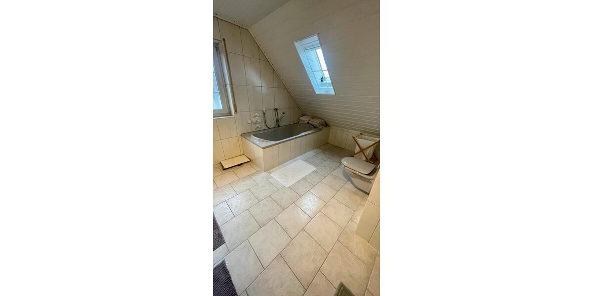 Dachgeschoßwohnung Langen (Hessen) - 3 Zimmer, 110 m&sup2;, 1.490&euro; | Angebot:25805961