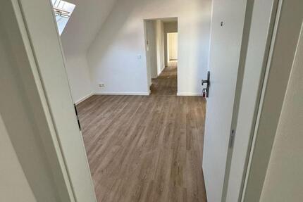 Wohnung Bruchköbel - 3 Zimmer, 120 m&sup2;, 1.250&euro; | Angebot:27585300