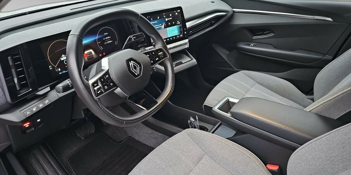 Renault Megane E-Tech Electric Equilibr+ 16300 .- Netto 21.313 km 19.397 &euro; Schwalbach/Taunus 65824