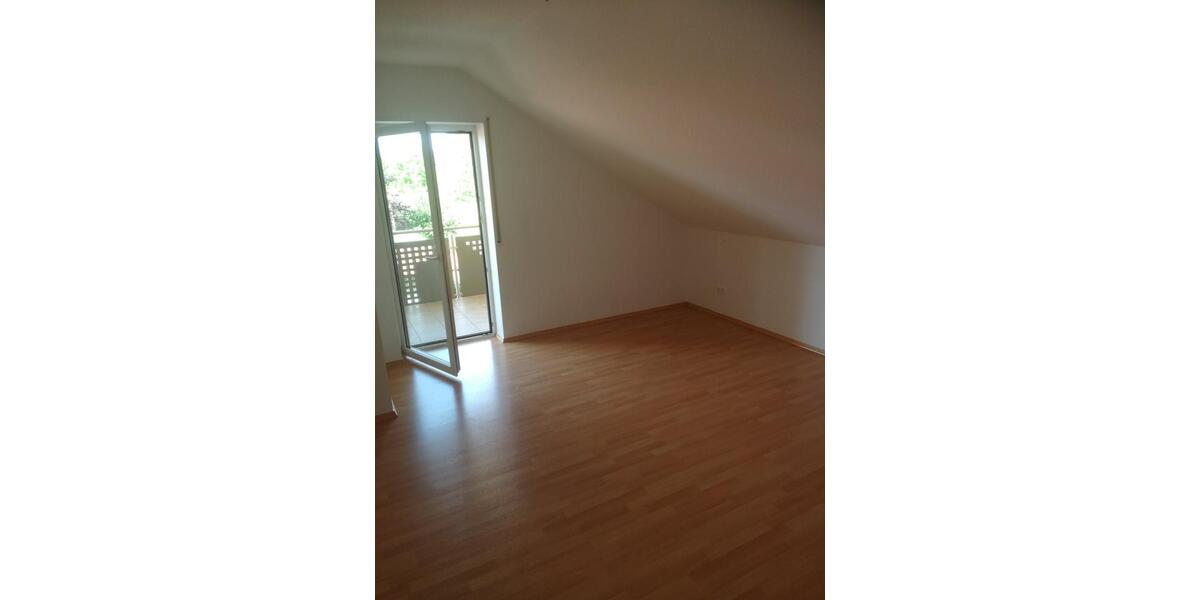 Etagenwohnung Großostheim - 4 Zimmer, 120 m&sup2;, 1.200&euro; | Angebot:24351821