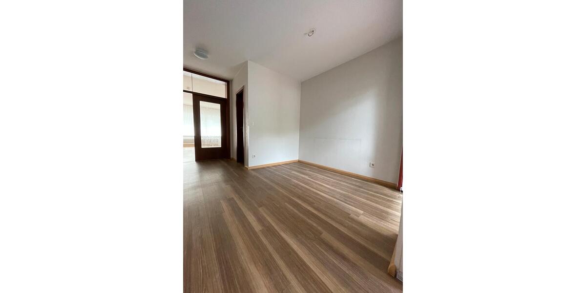 Reihenhaus Steinbach (Taunus) - 7 Zimmer, 162 m&sup2;, 720.000&euro; | Angebot:25006358