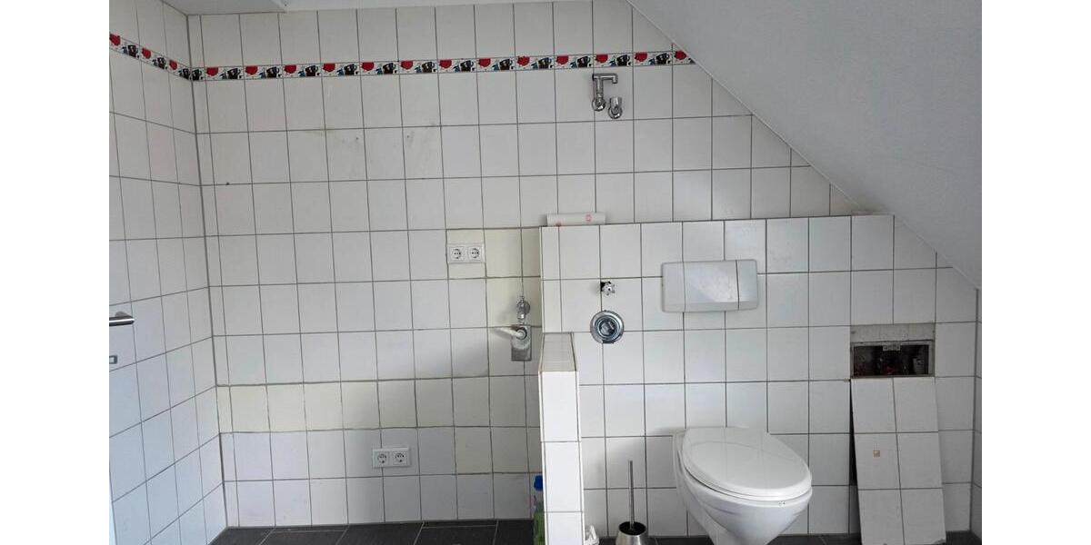 Dachgeschoßwohnung Gelnhausen - 4 Zimmer, 120 m&sup2;, 1.200&euro; | Angebot:26349279
