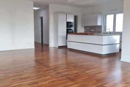 Wohnung Bad Soden am Taunus - 4 Zimmer, 145 m&sup2;, 3.200&euro; | Angebot:25936351