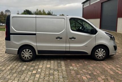 Opel Vivaro 185.000 km 9.299 &euro; Mühlheim am Main 63165